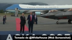 FOTOGALERÍA. Así fue el primer encuentro entre Trump y Putin en la Cumbre de Alaska